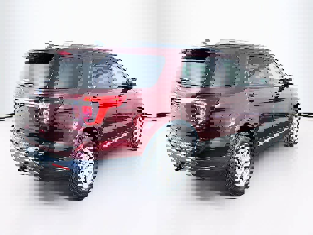 Used 2019 Ford Explorer XLT image 25