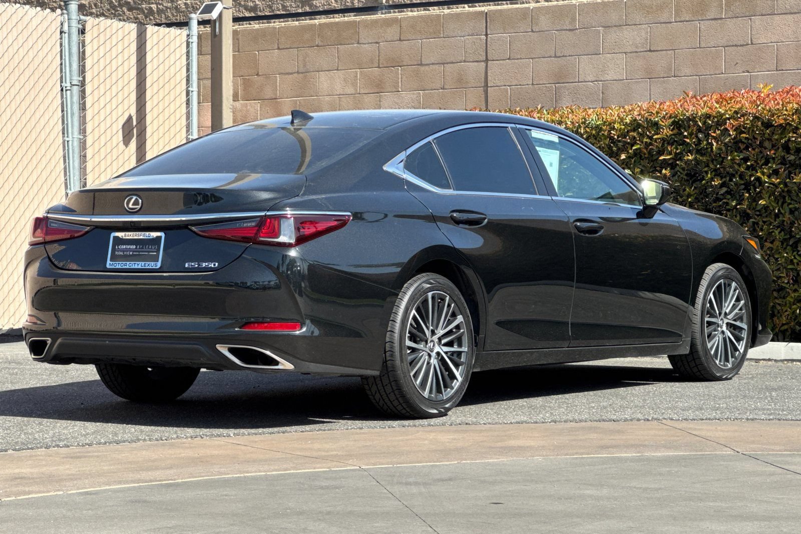 Certified 2024 Lexus ES 350 w/ Premium Package FWD image 4