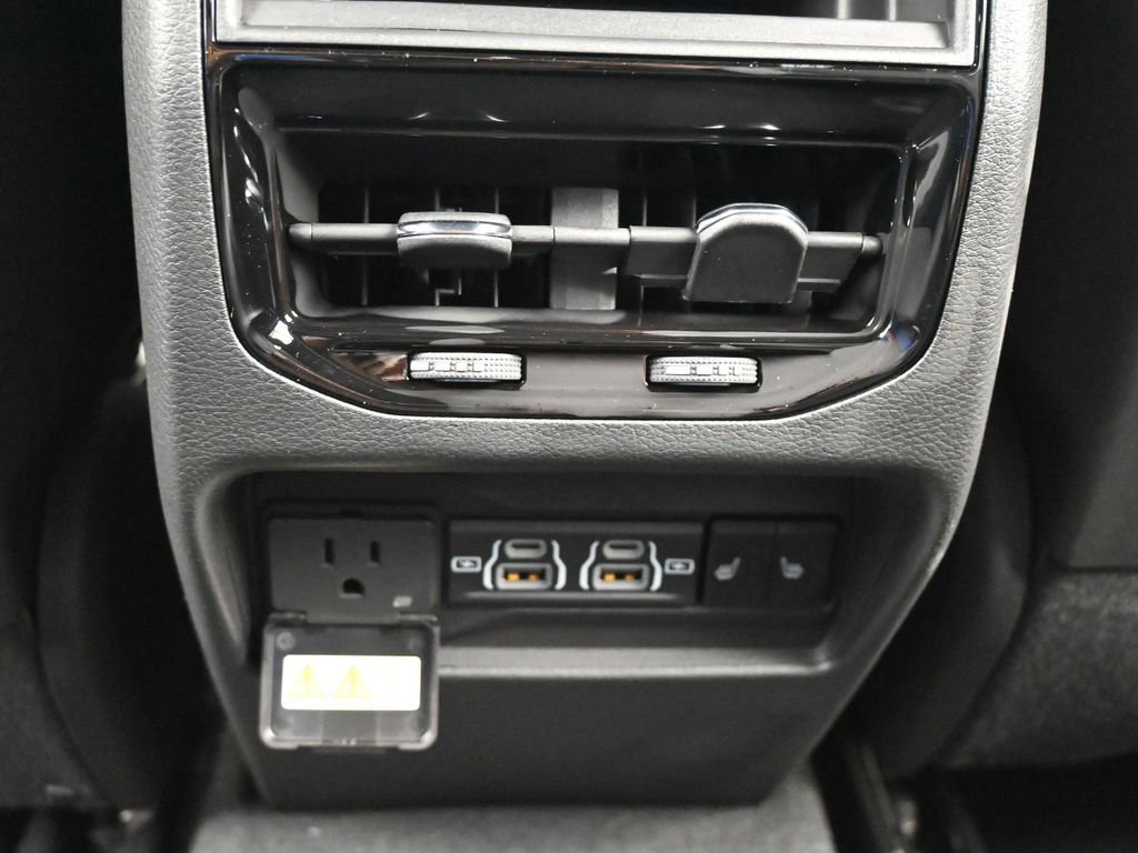 Used 2024 Jeep Grand Cherokee Overland w/ Luxury Tech Group IV image 26