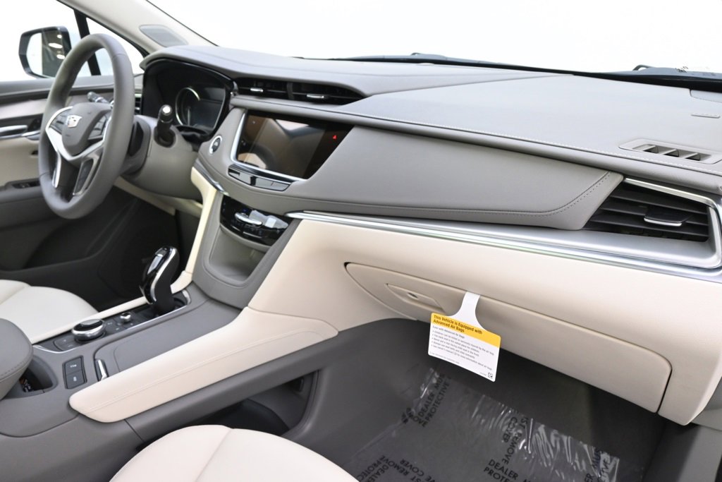 New 2025 Cadillac XT5 Premium Luxury w/ LPO, Floor Liner Package image 15