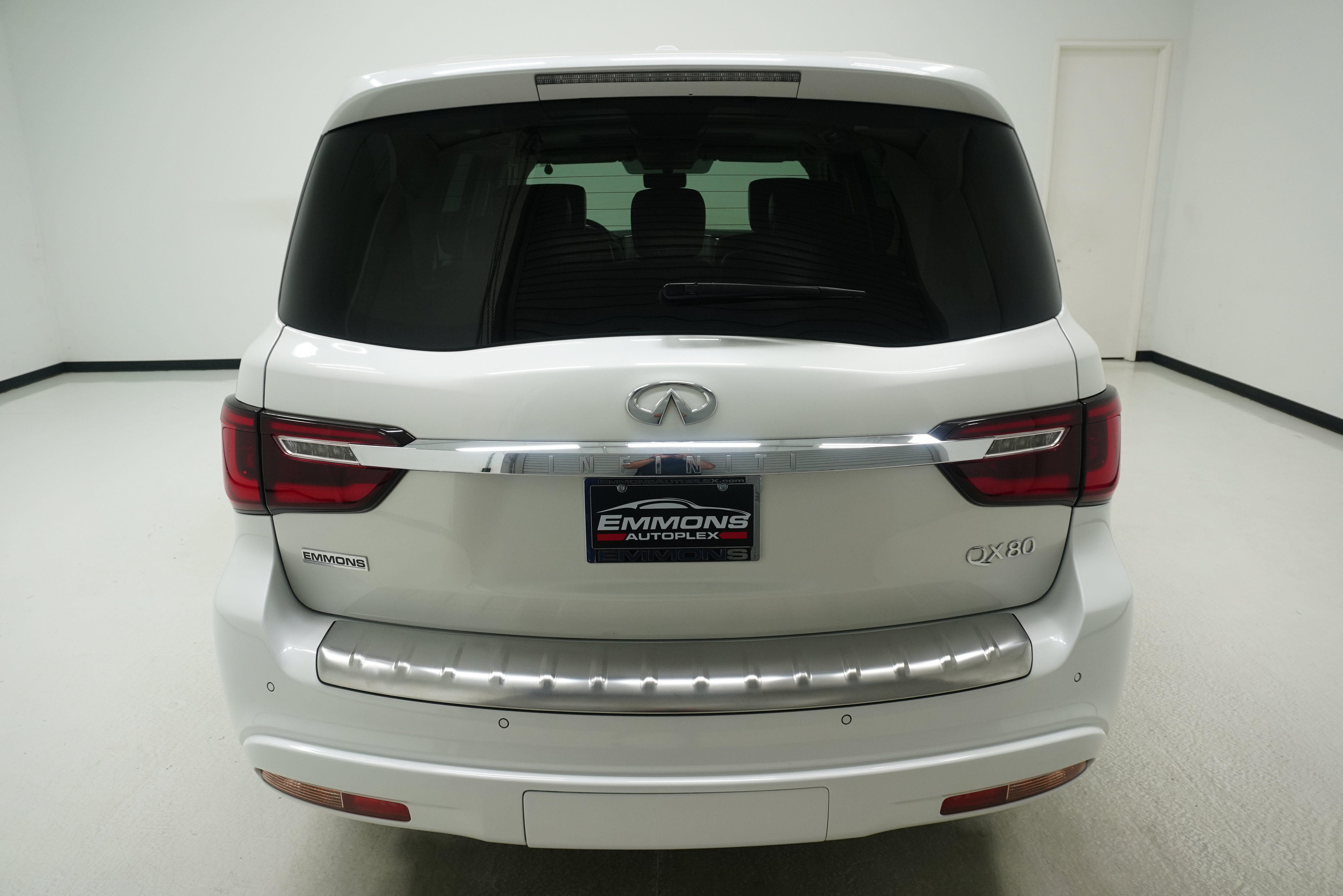 Used 2018 INFINITI QX80 2WD w/ Deluxe Technology Package image 5
