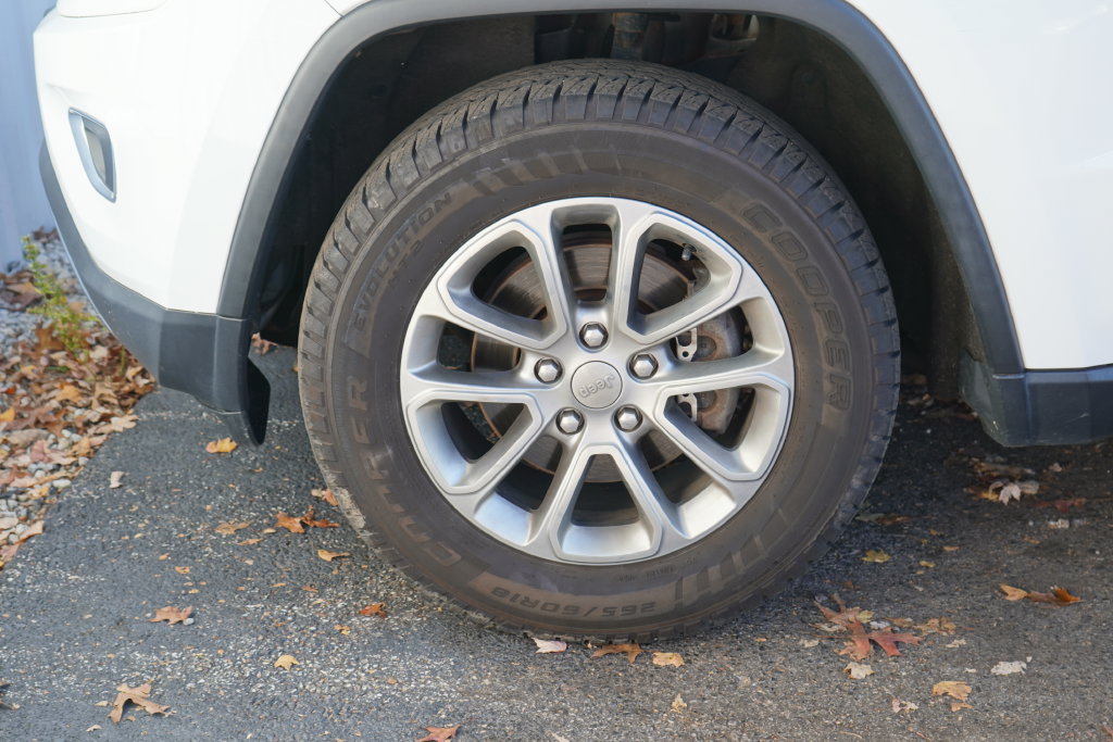 Used 2015 Jeep Grand Cherokee Limited AWD/4WD image 6