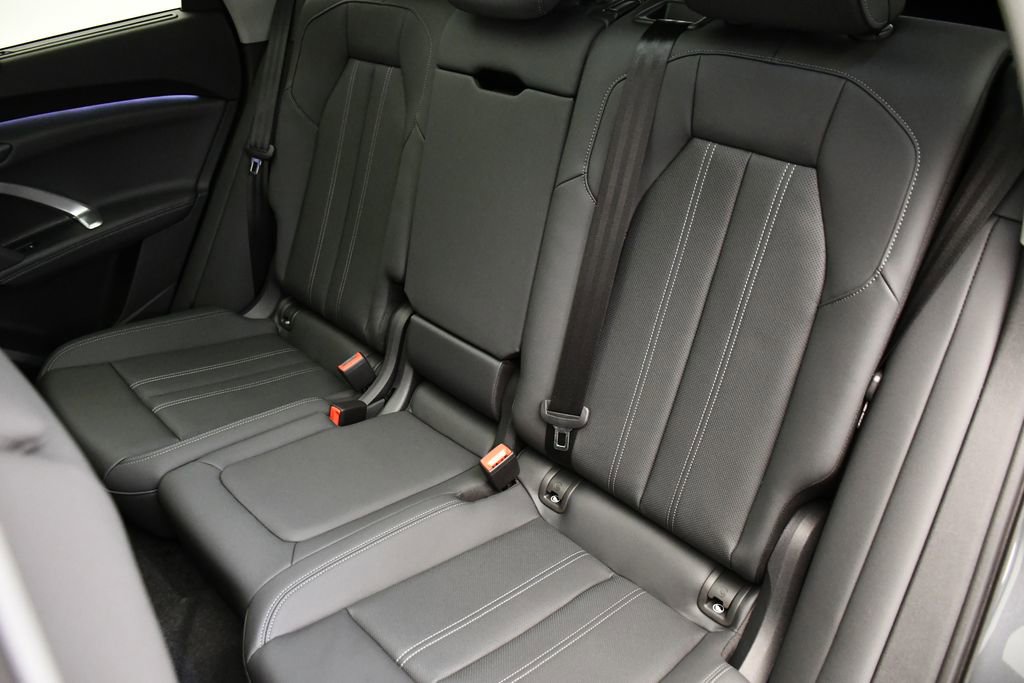 Used 2025 Audi Q5 Premium Plus w/ Premium Plus AWD/4WD image 42