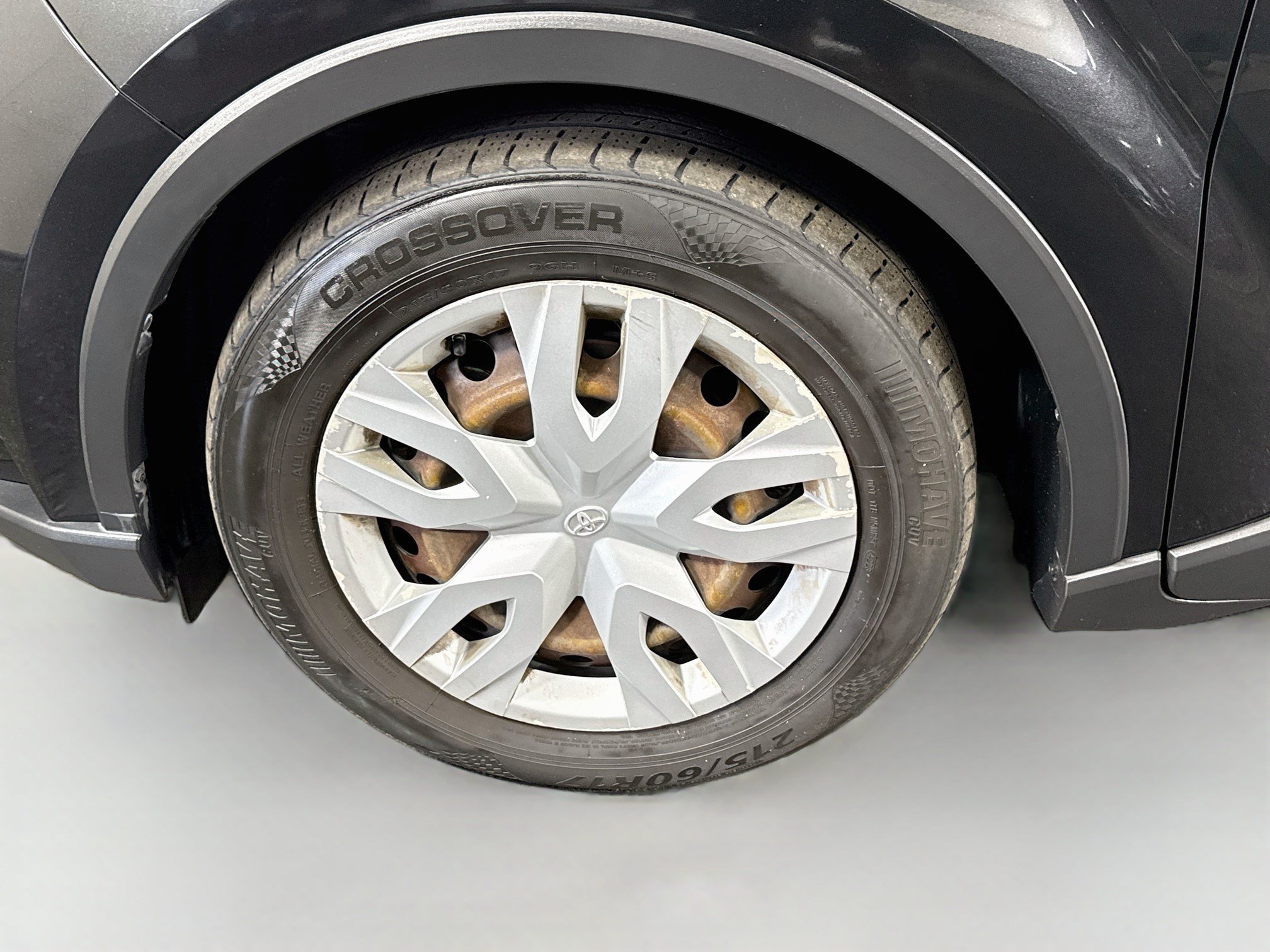 Used 2021 Toyota C-HR LE FWD image 37
