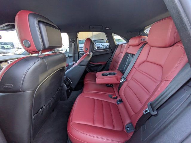 Used 2022 Porsche Macan GTS w/ Sport Chrono Package AWD/4WD image 11