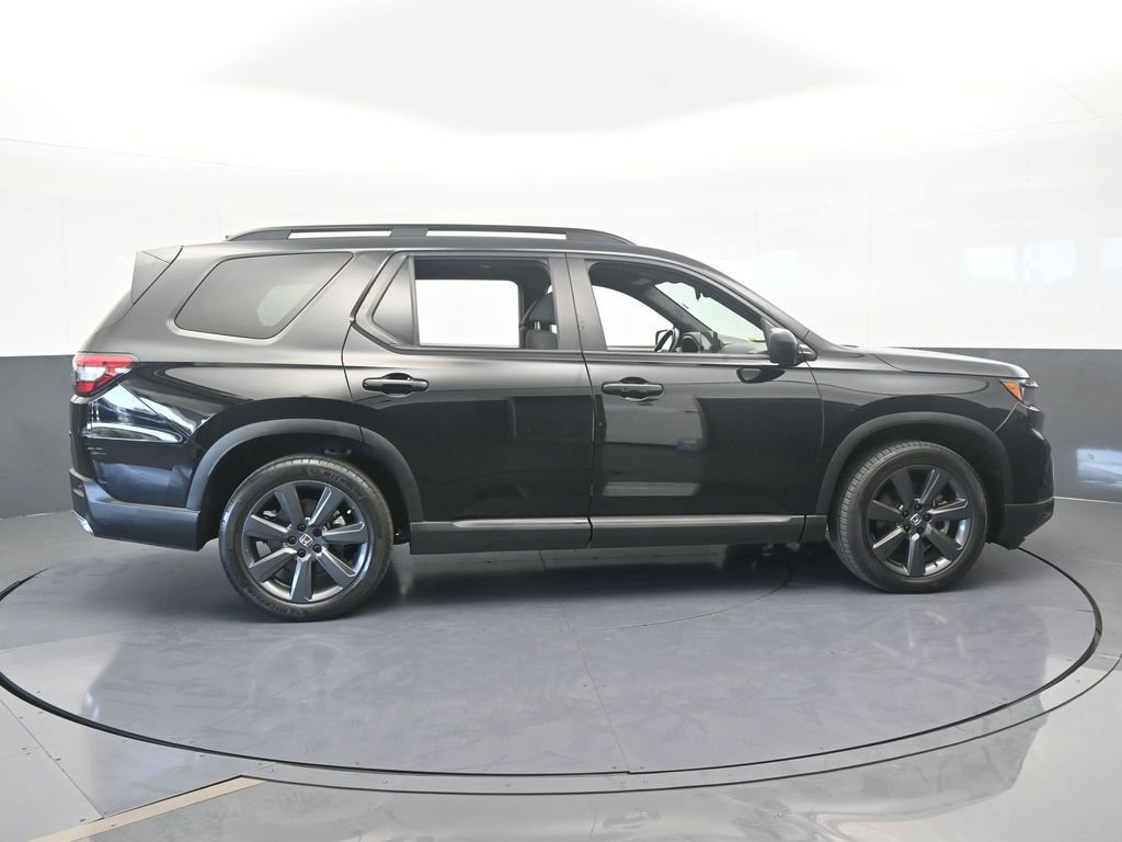 Used 2023 Honda Pilot Sport image 7