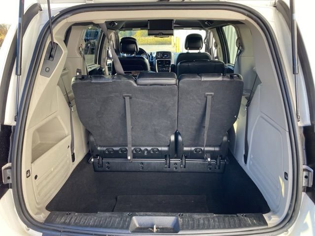 Used 2017 Dodge Grand Caravan SXT w/ Driver Convenience Group image 28