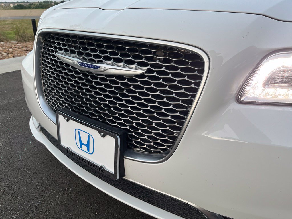 Used 2020 Chrysler 300 Touring w/ Chrome Appearance Package RWD image 13