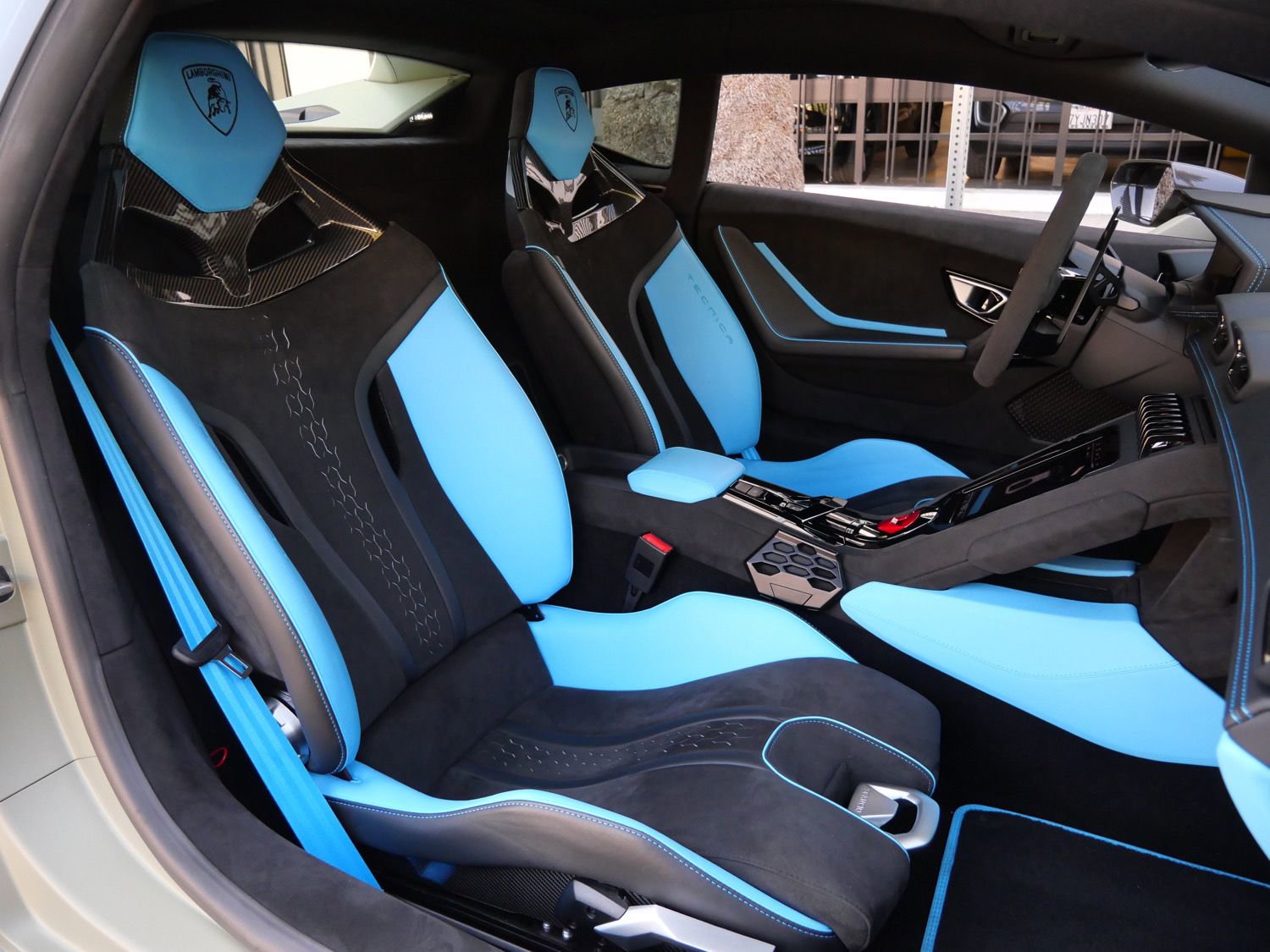 Used 2023 Lamborghini Huracan Tecnica RWD image 8