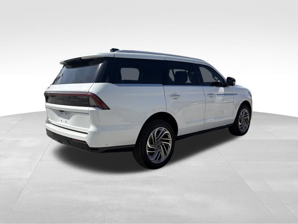 New 2025 Lincoln Navigator Reserve w/ Jet Appearance Package image 4
