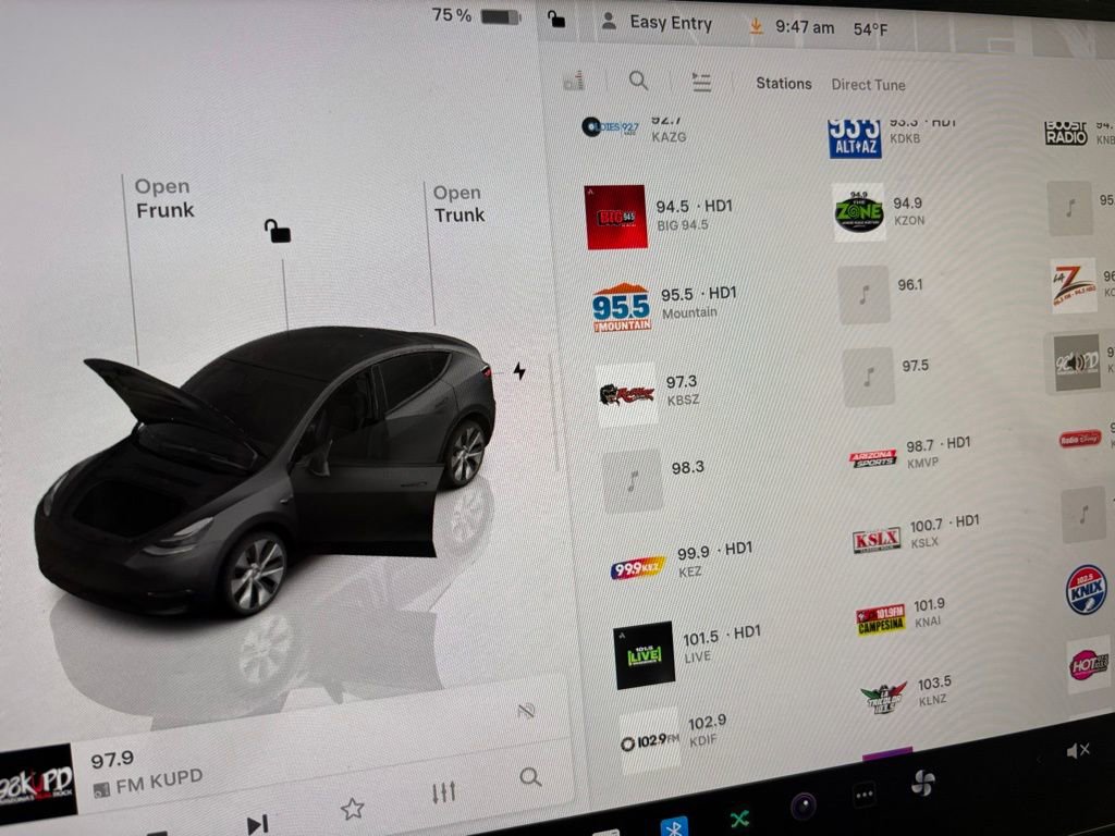 Used 2023 Tesla Model Y Long Range image 25