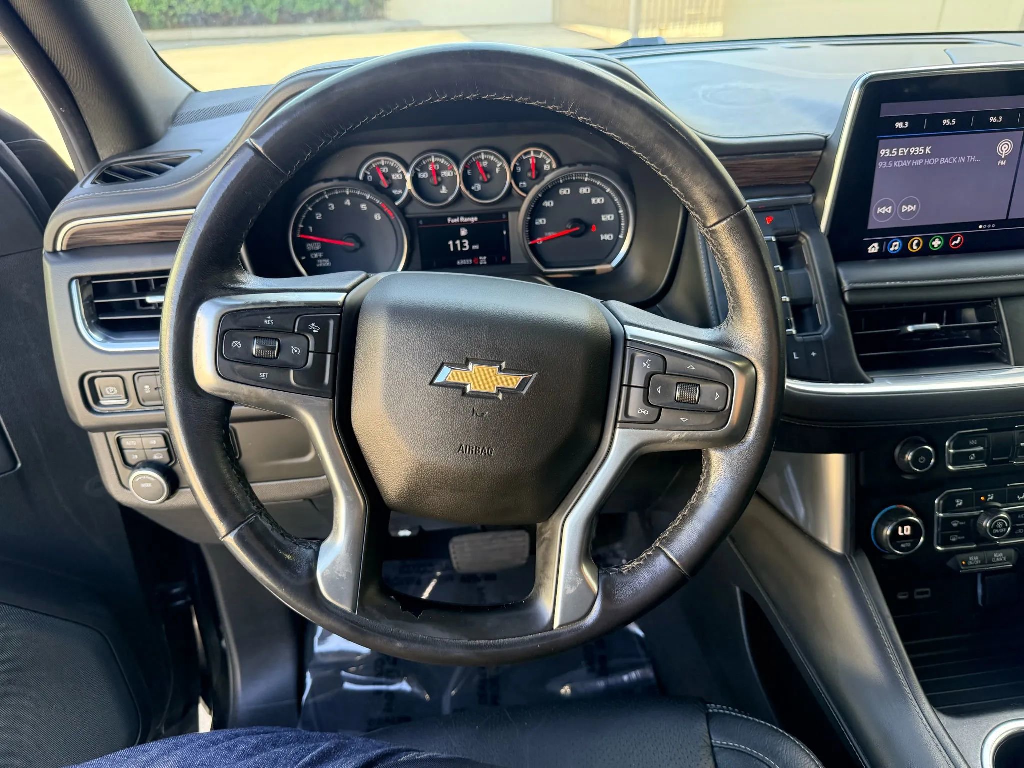 Used 2021 Chevrolet Suburban LS image 25