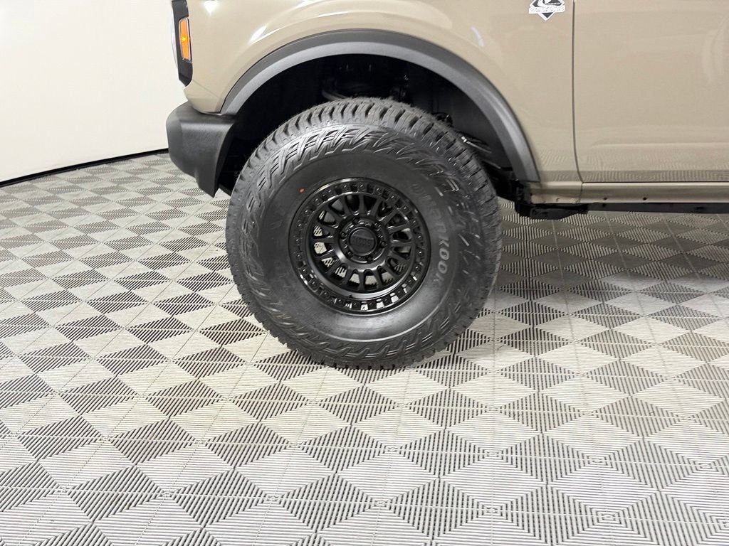 Used 2025 Ford Bronco Outer Banks w/ Sasquatch Package AWD/4WD image 12