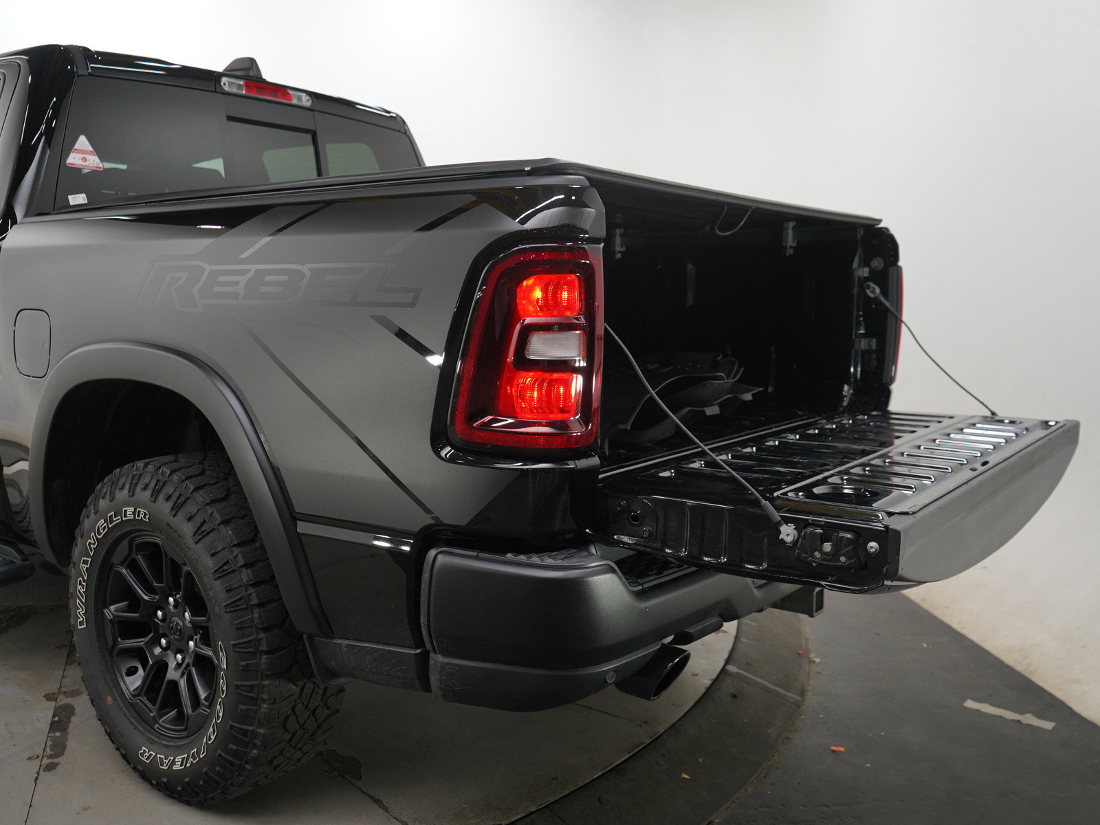 Used 2025 RAM 1500 Rebel w/ Rebel Level 1 Equipment Group AWD/4WD image 18