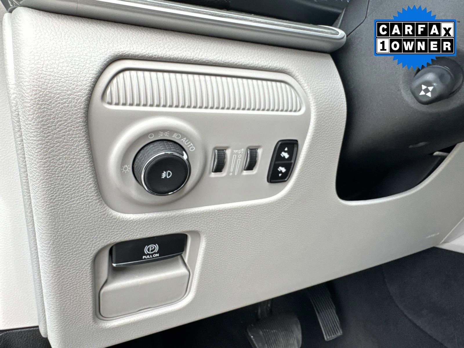 Used 2024 Jeep Wagoneer Series II w/ Flexible Seating Group RWD image 38