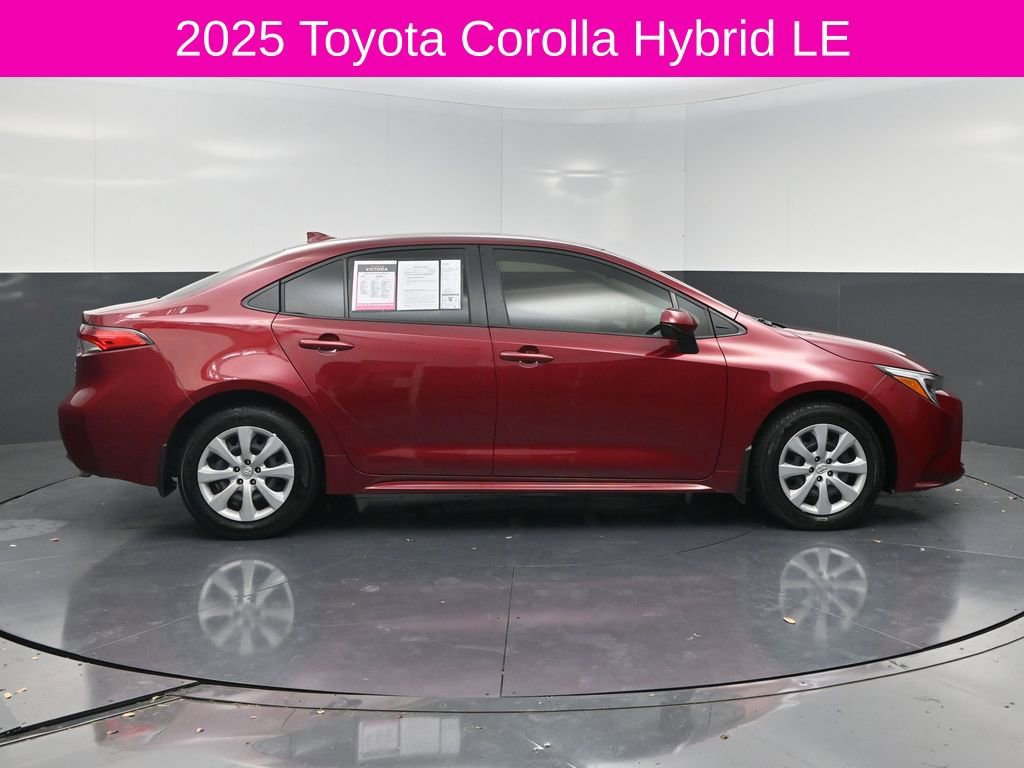 Used 2025 Toyota Corolla LE image 4