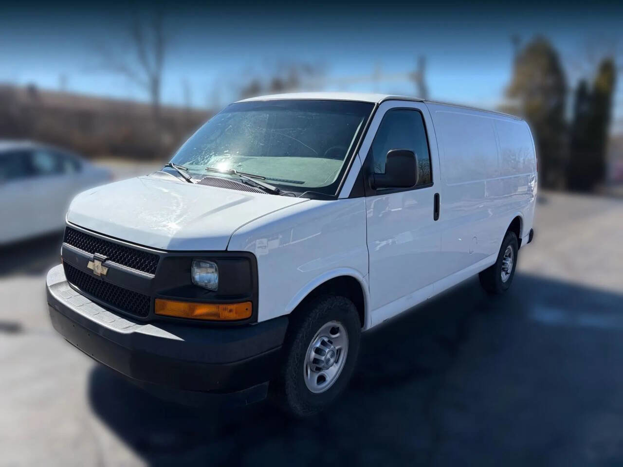 Used 2017 Chevrolet Express 2500 image 3