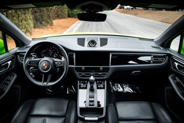 Used 2022 Porsche Macan S w/ Premium Package Plus image 26