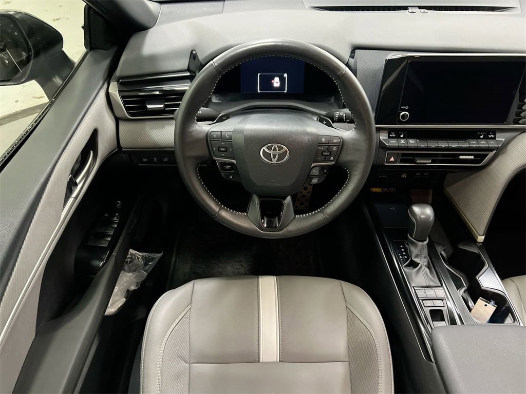 Used 2025 Toyota Camry SE image 19