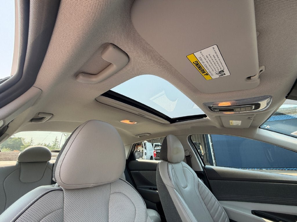 Used 2021 Hyundai Elantra Limited FWD image 28