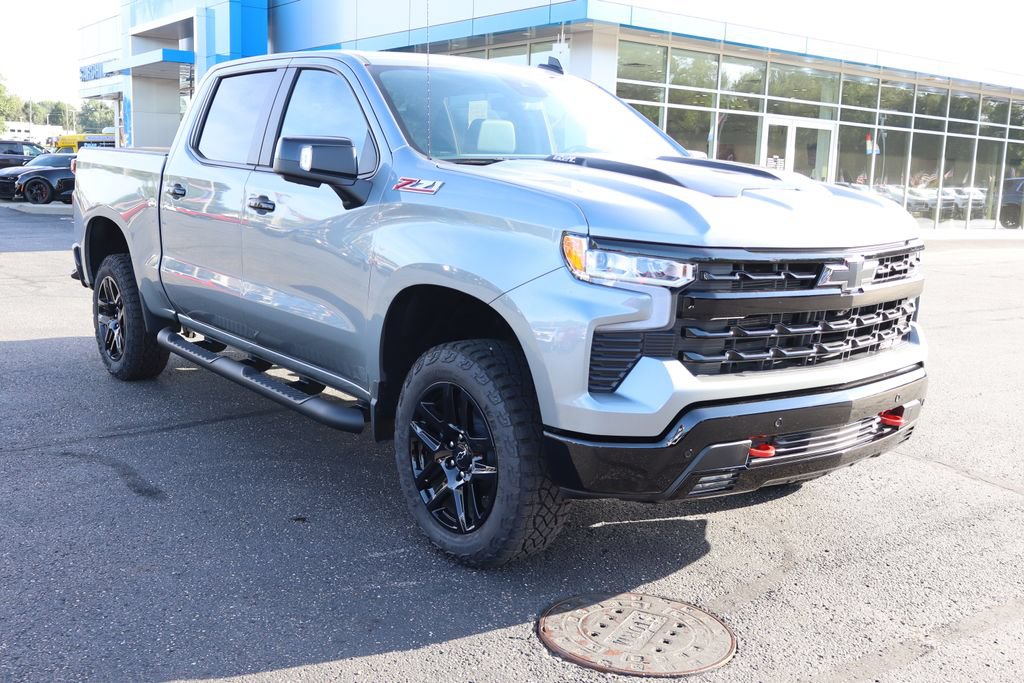 Used 2026 Chevrolet Silverado 1500 LT Trail Boss w/ LT Trail Boss Premium Package AWD/4WD image 2