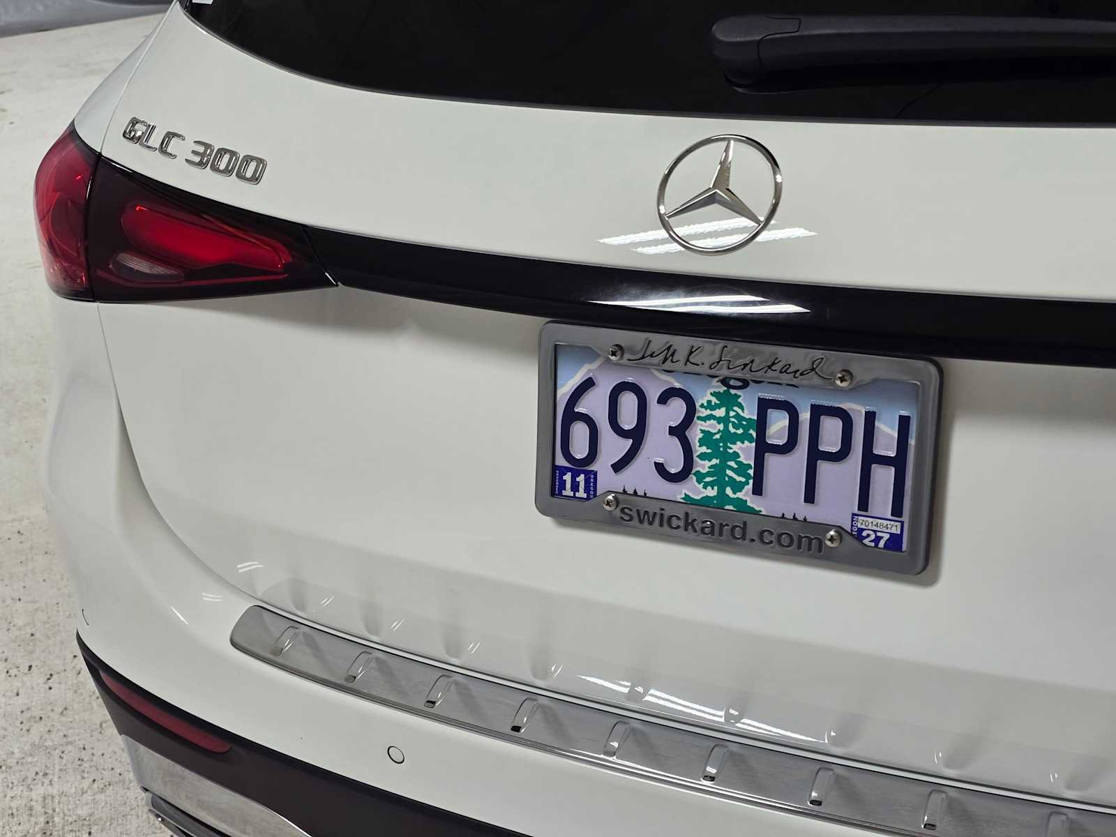 Used 2024 Mercedes-Benz GLC 300 4MATIC image 13