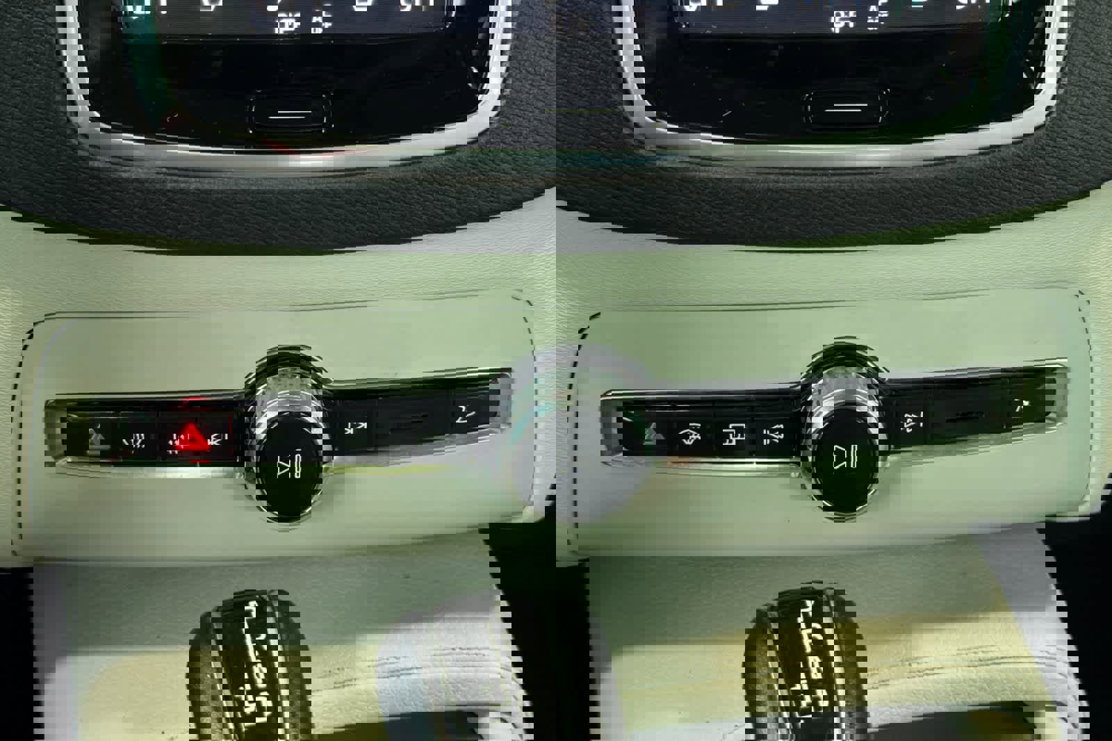 Used 2022 Volvo XC90 T5 Momentum w/ Protection Package image 24