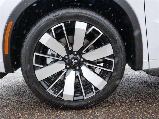 New 2026 Mitsubishi Outlander SEL image 3