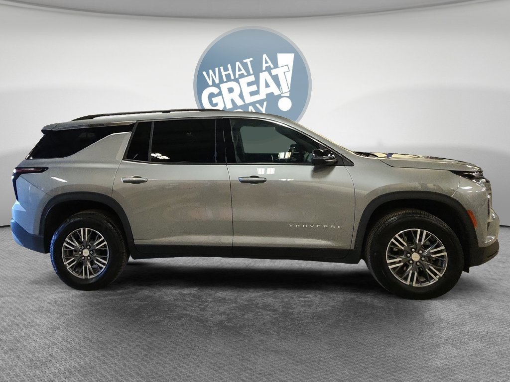 Certified 2026 Chevrolet Traverse LT w/ Driver Confidence Package AWD/4WD image 2