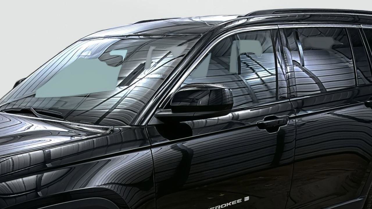 Used 2024 Jeep Grand Cherokee L Laredo image 8