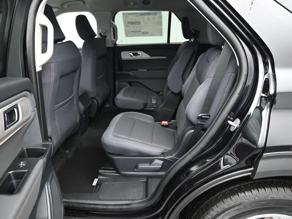 New 2026 Ford Explorer Active RWD image 18