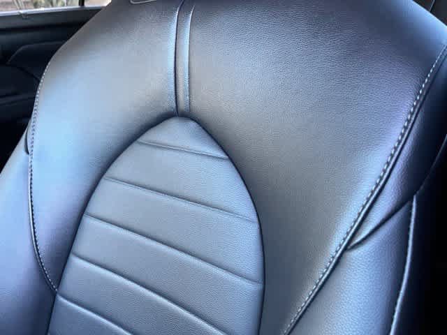 Used 2024 Toyota Highlander XLE AWD/4WD image 7
