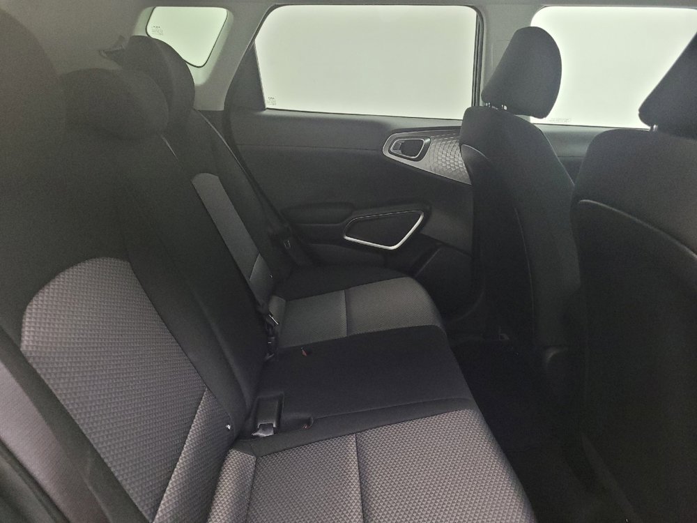 Used 2025 Kia Soul LX image 19