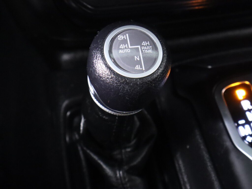 Used 2023 Jeep Wrangler Unlimited AWD/4WD image 23