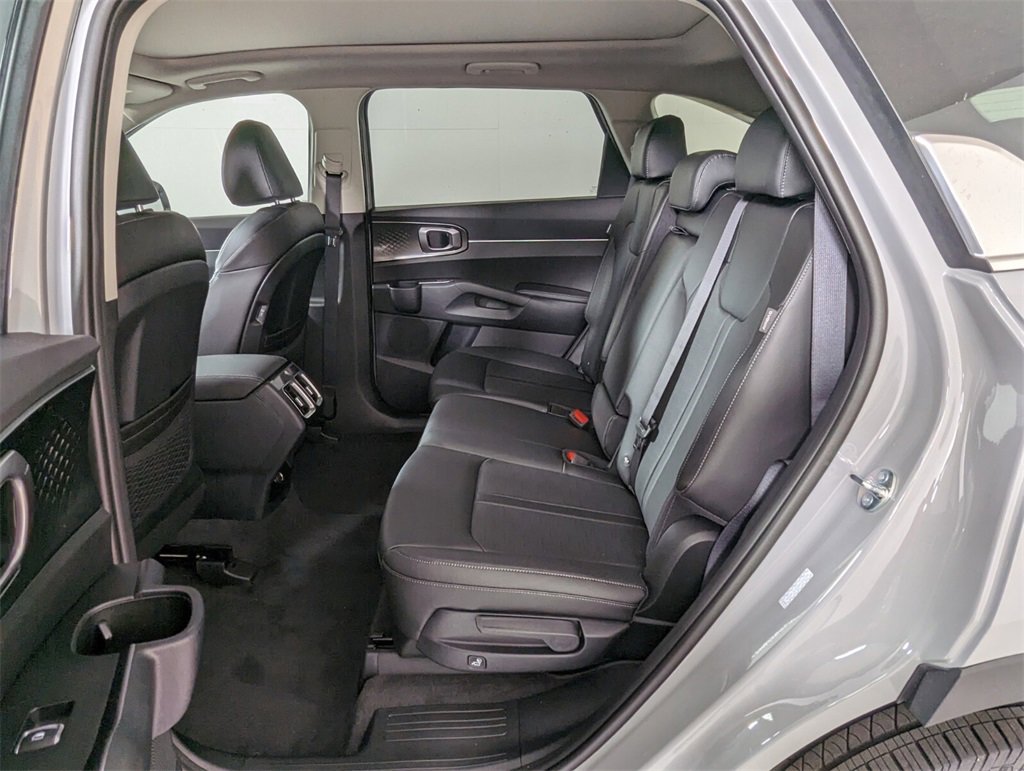 New 2025 Kia Sorento S w/ Panoramic Sunroof Package image 24