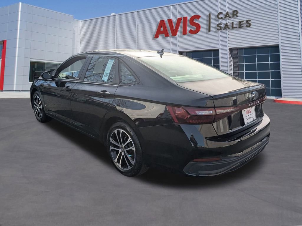 Used 2025 Volkswagen Jetta Sport image 9