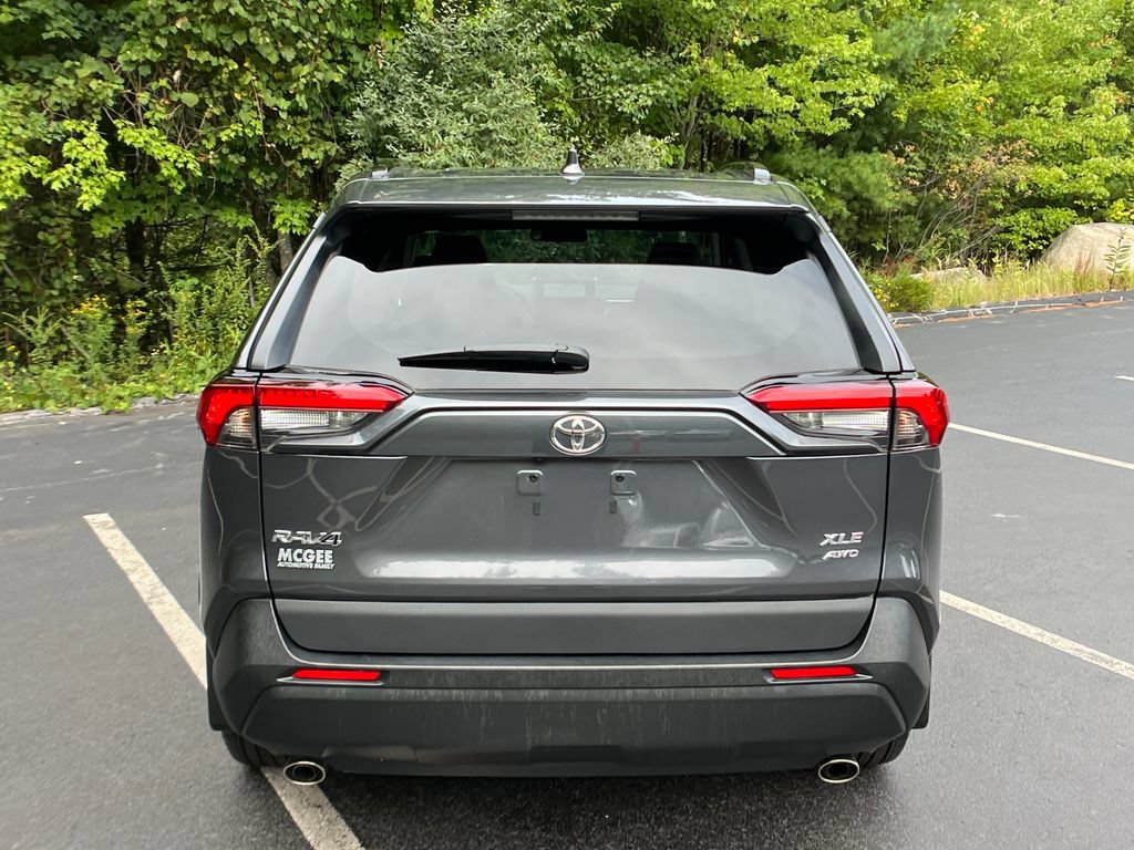 Used 2023 Toyota RAV4 XLE Premium AWD/4WD image 4