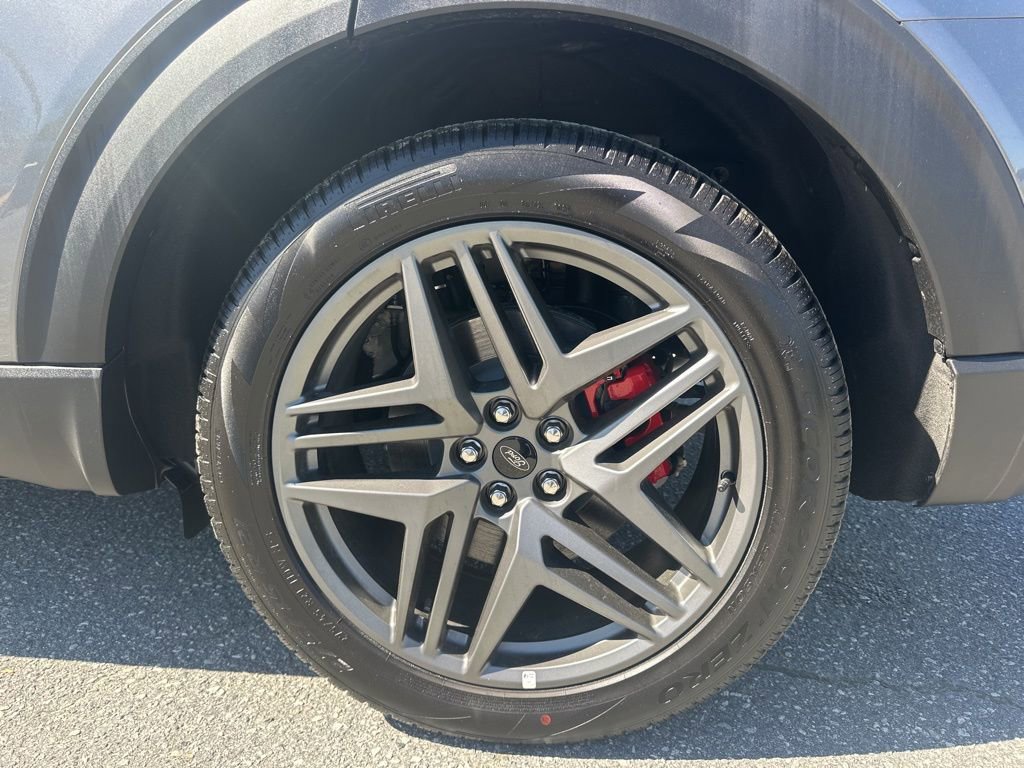 Used 2025 Ford Explorer ST-Line w/ Premium Package image 33