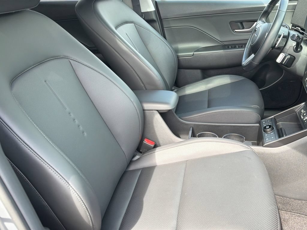 Certified 2025 Hyundai Kona Limited FWD image 26