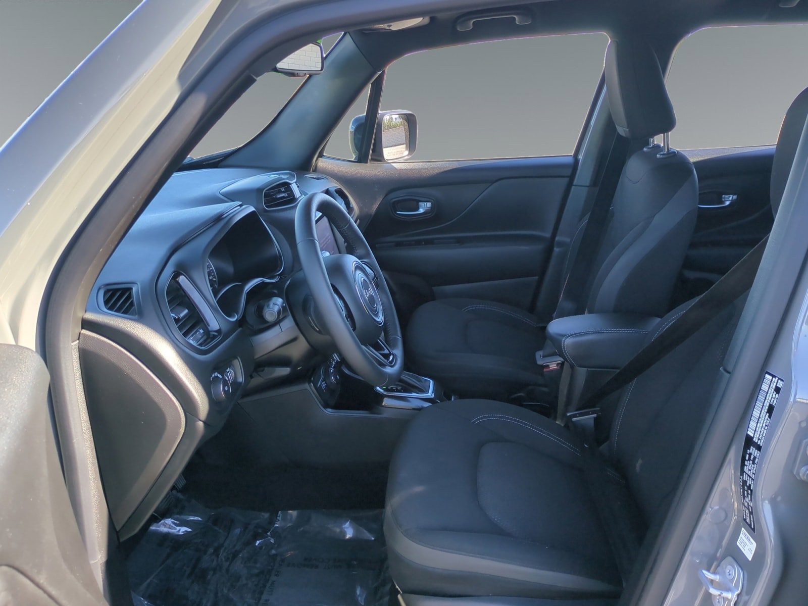 Used 2022 Jeep Renegade Altitude w/ Convenience Group AWD/4WD image 9