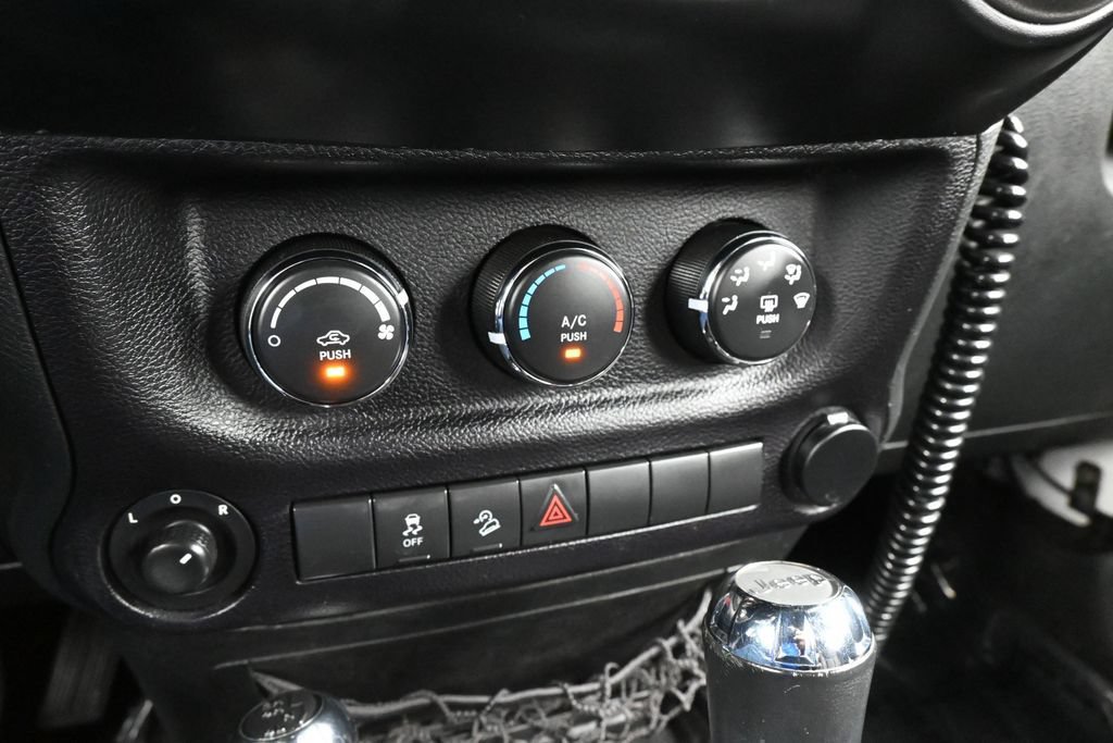 Used 2014 Jeep Wrangler Unlimited Sport w/ Power Convenience Group AWD/4WD image 22