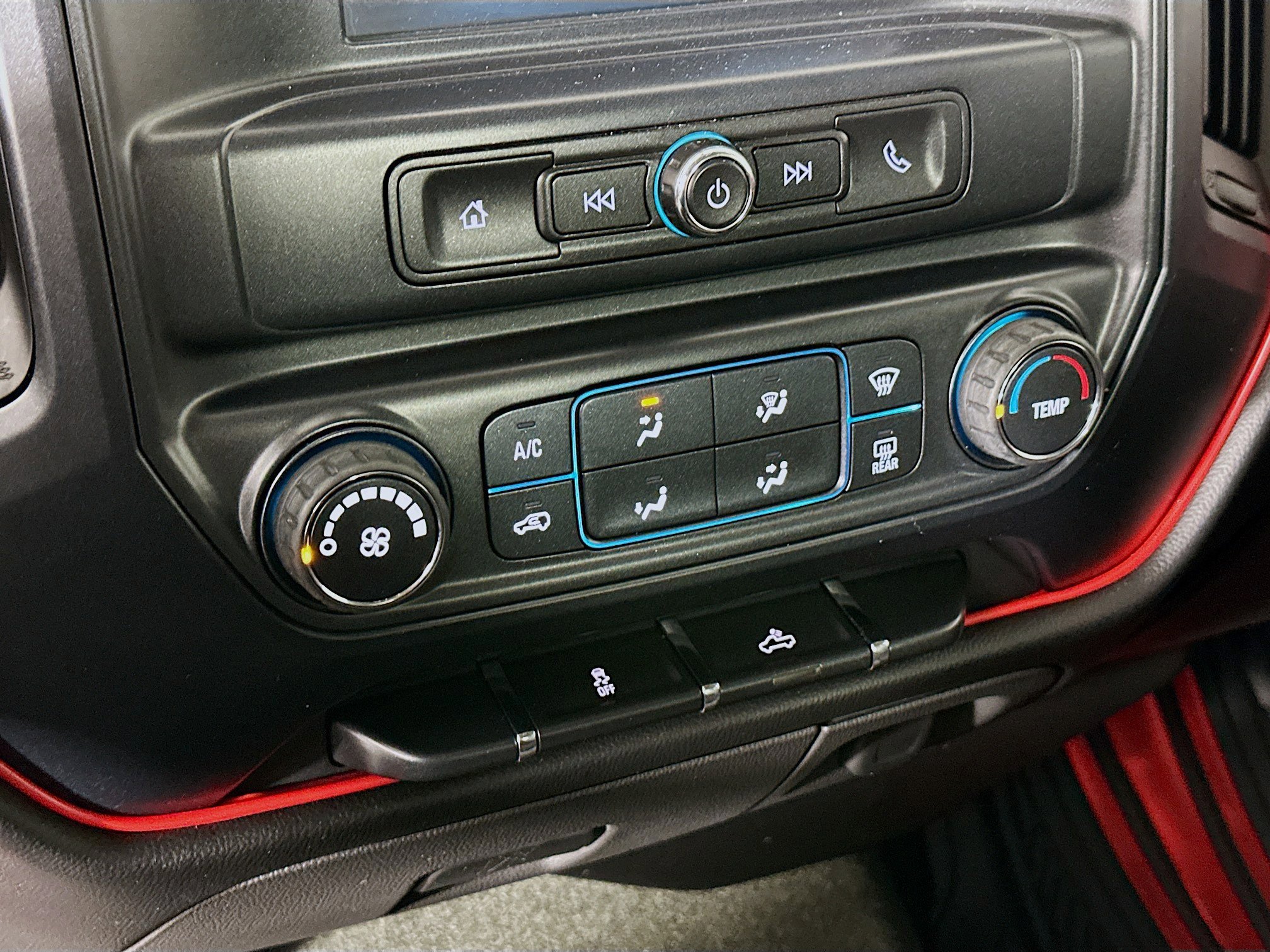 Used 2016 Chevrolet Silverado 1500 Custom w/ Custom Convenience Package RWD image 21