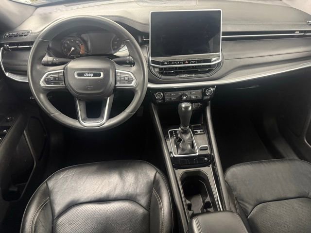 Used 2023 Jeep Compass Limited image 17