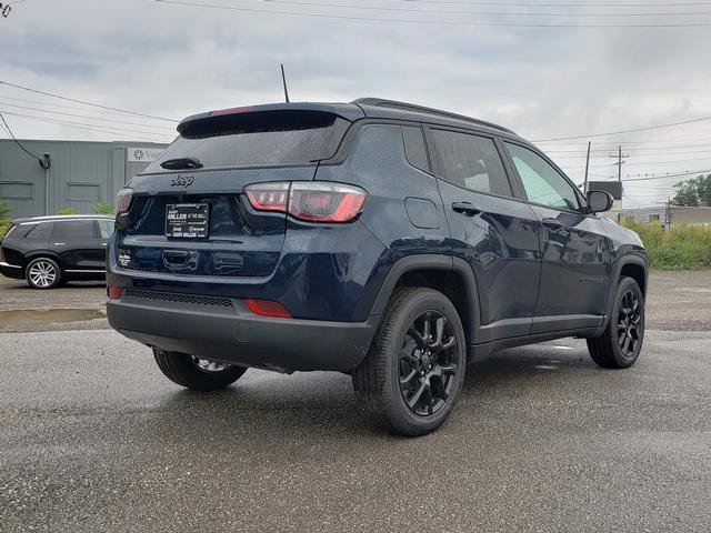 New 2026 Jeep Compass Latitude AWD/4WD image 3