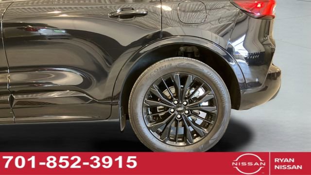 Used 2023 Ford Escape ST-Line Elite w/ Premium Technology Package AWD/4WD image 22