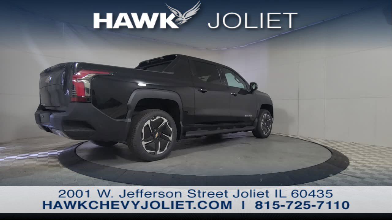 New 2025 Chevrolet Silverado EV LT w/ LT Premium Package AWD/4WD image 12