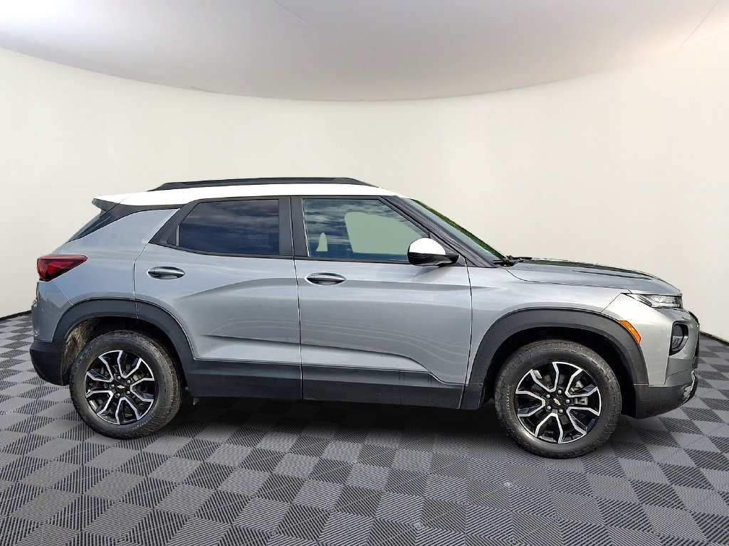Used 2023 Chevrolet TrailBlazer ACTIV w/ Sun and Liftgate Package AWD/4WD image 10