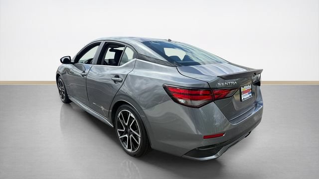 Certified 2025 Nissan Sentra SR FWD image 4