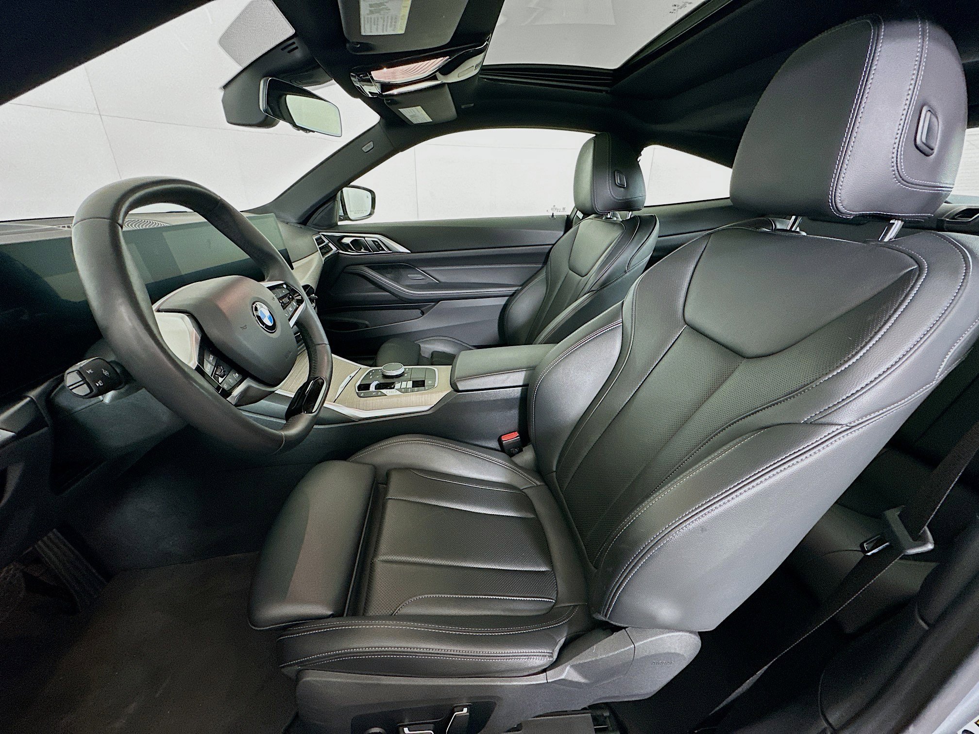 Used 2025 BMW 430i Coupe w/ Premium Package RWD image 13