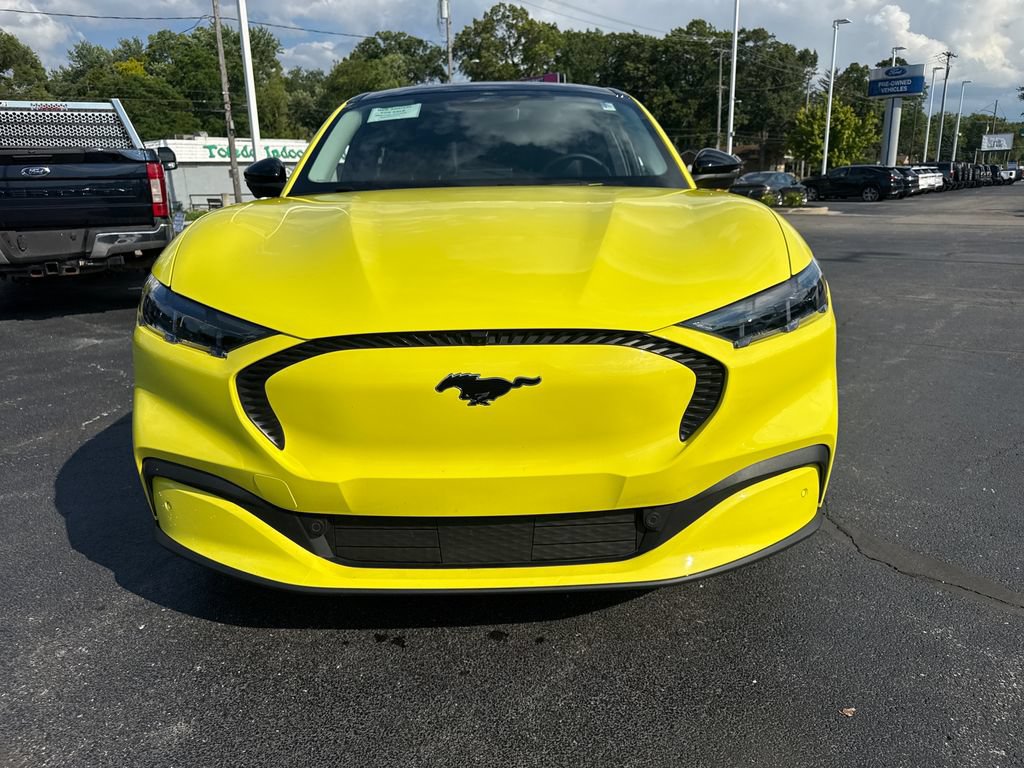 Used 2025 Ford Mustang Mach-E Select w/ Comfort Package Lite AWD/4WD image 3